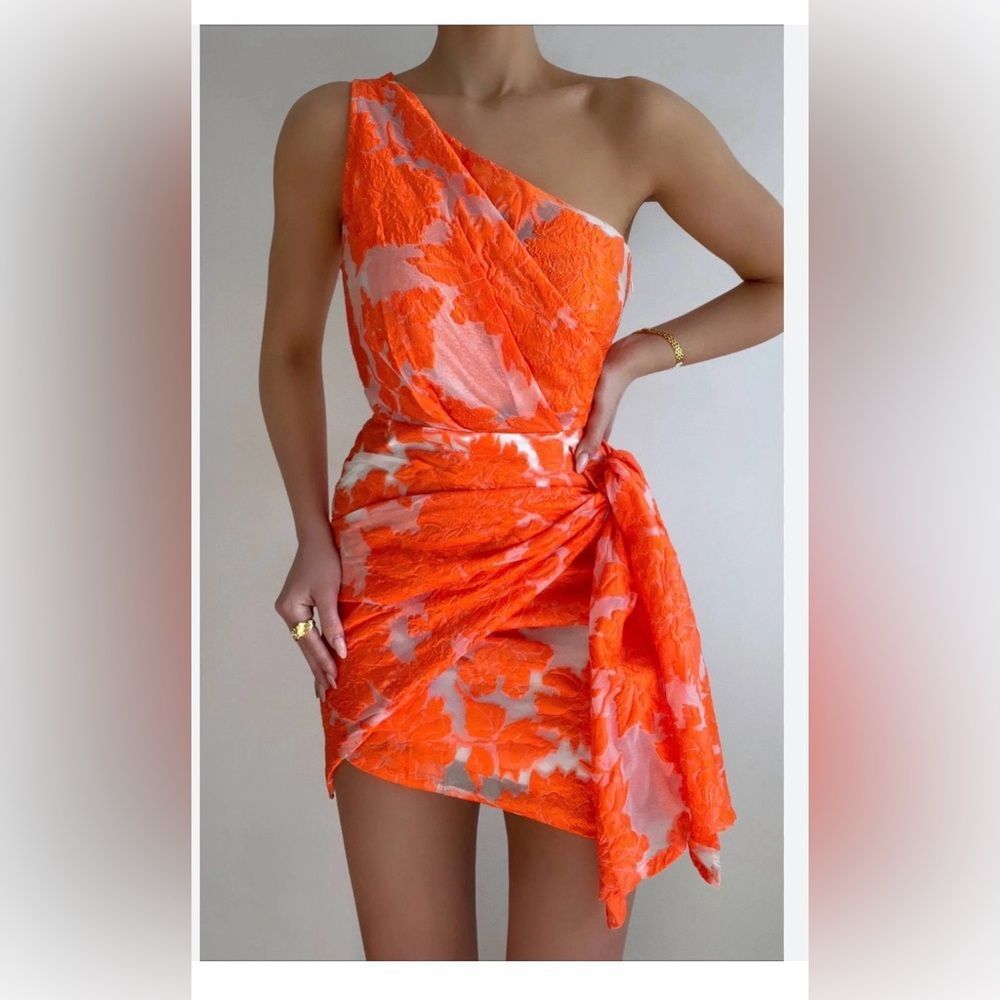 NWT Showpo. Hailey One Shoulder Mini Dress in Orange Floral A-line Dress Size 2